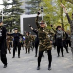 中國廣場舞遍地開花，還進軍國外！這種文化為甚麼如此興盛？政府新推出的措施能有效規管嗎？且聽「大媽」舞者和民眾的心聲…